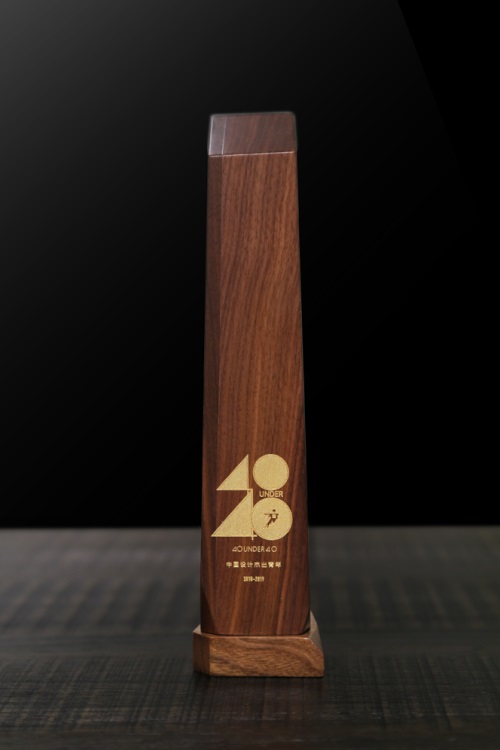 2018 40UNDER 40中國(guó)設(shè)計(jì)杰出青年領(lǐng)袖鄭鴻